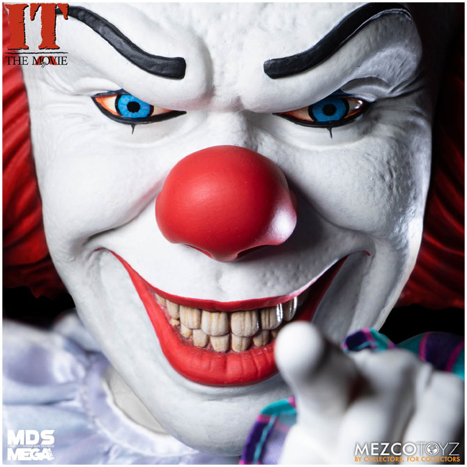 Mezco MDS Mega Scale IT (1990) - Talking Pennywise