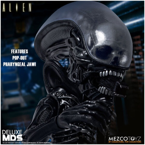 MEZCO Designer Series - Deluxe Alien