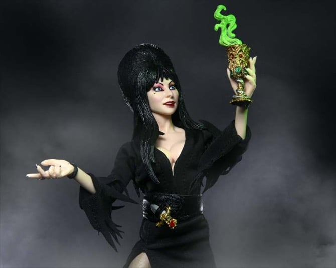 NECA Elvira Mistress of the Dark 8