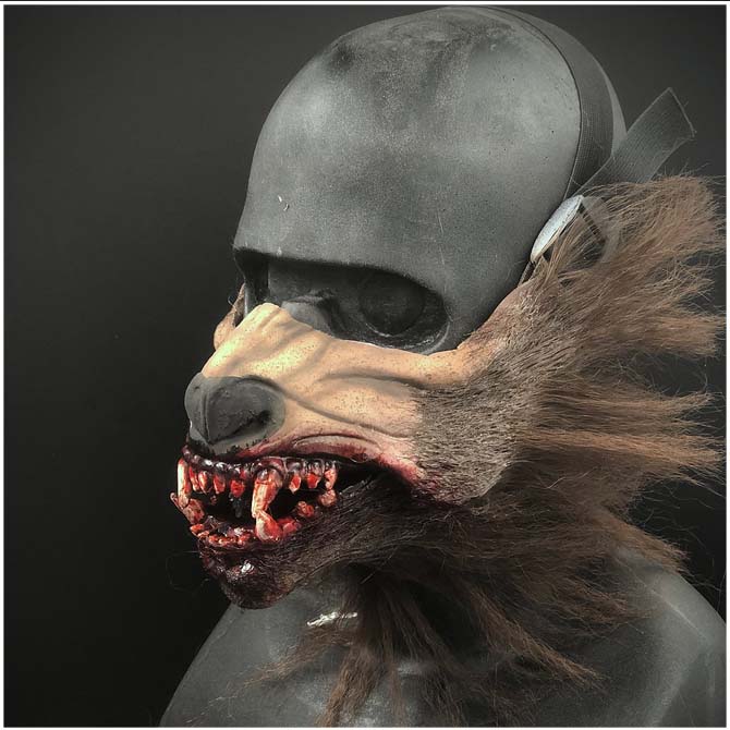 Howler Quarter Mask - Brown