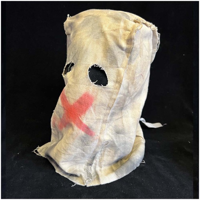 'Kiss Me' Sack Mask