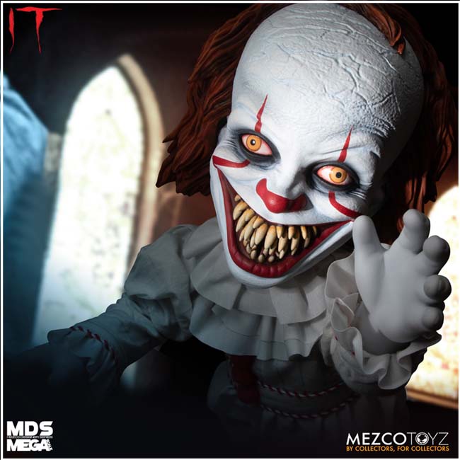 MEZCO IT Sinister Pennywise 15