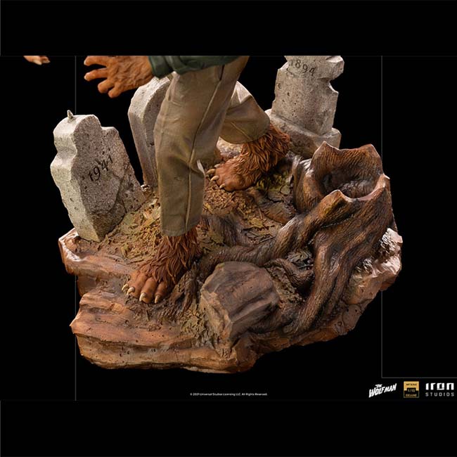 IRON STUDIOS - Universal Monsters Wolf Man 1/10 Deluxe Statue