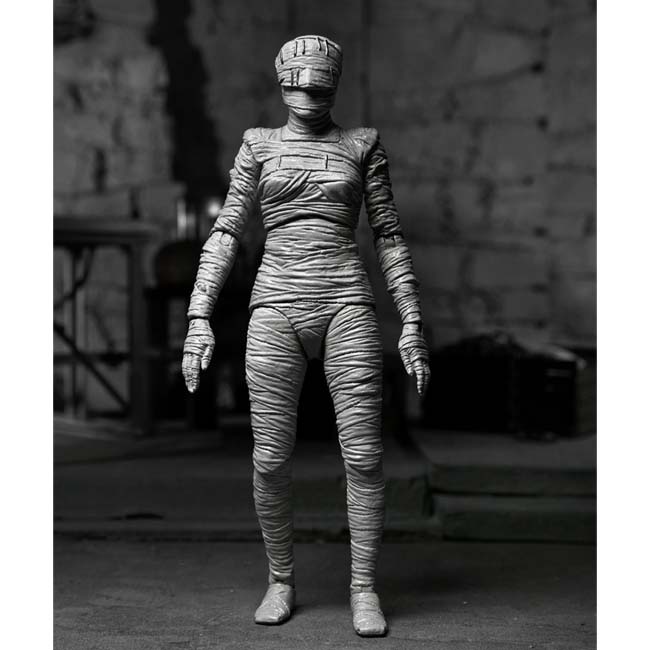 NECA Universal Monsters Bride Of Frankenstein (Black & White) Ultimate ...