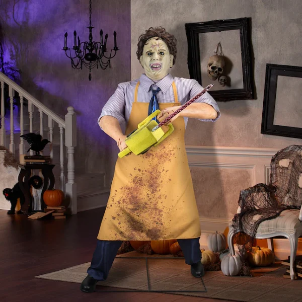 The Texas Chainsaw Massaacre Leatherface animated halloween prop