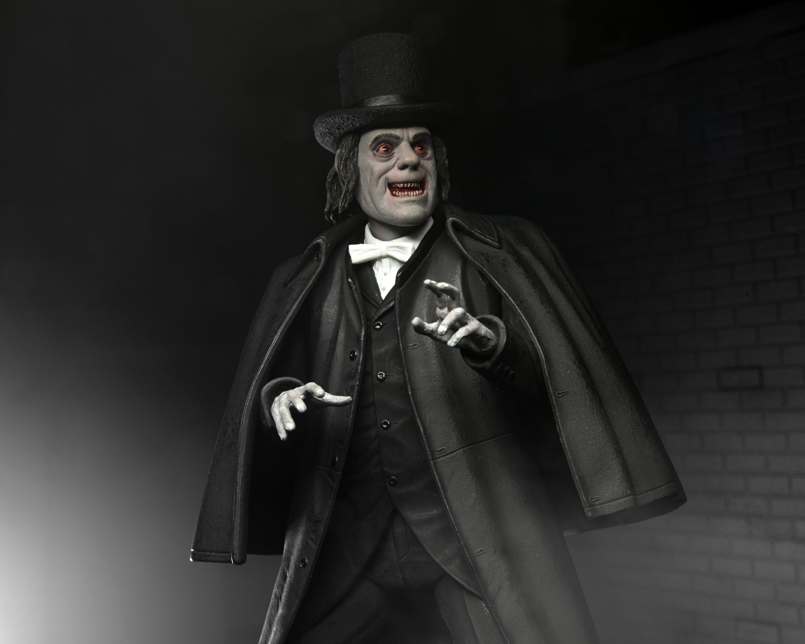 NECA London After Midnight (1927) Ultimate Professor Edward Burke 7″ Figure