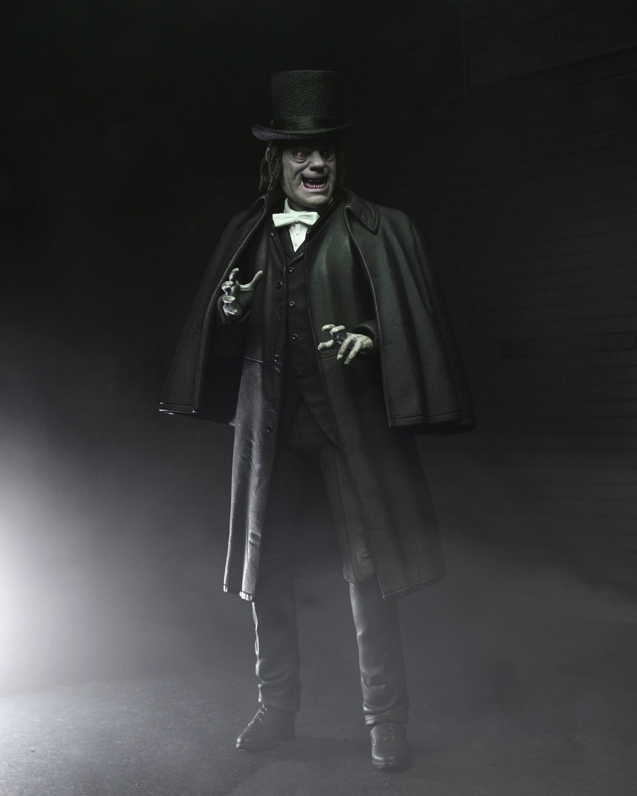 NECA London After Midnight (1927) Ultimate Professor Edward Burke 7″ Figure