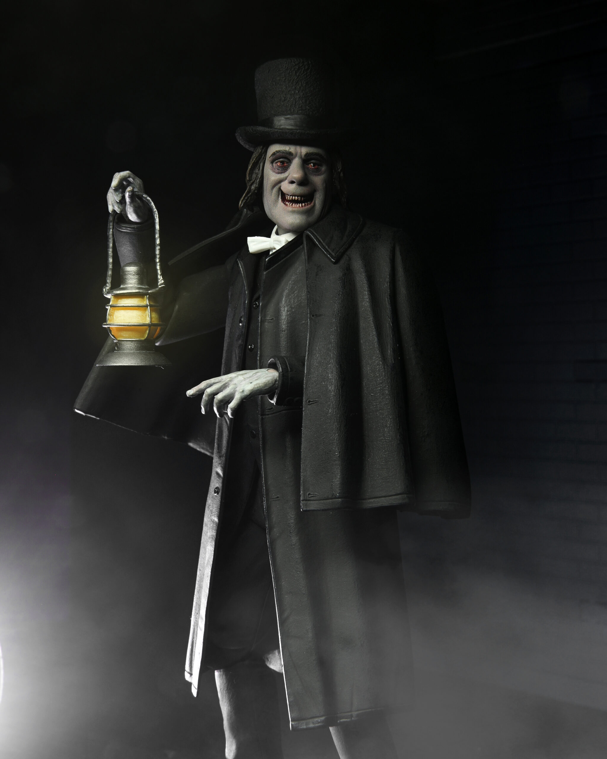 NECA London After Midnight (1927) Ultimate Professor Edward Burke 7″ Figure