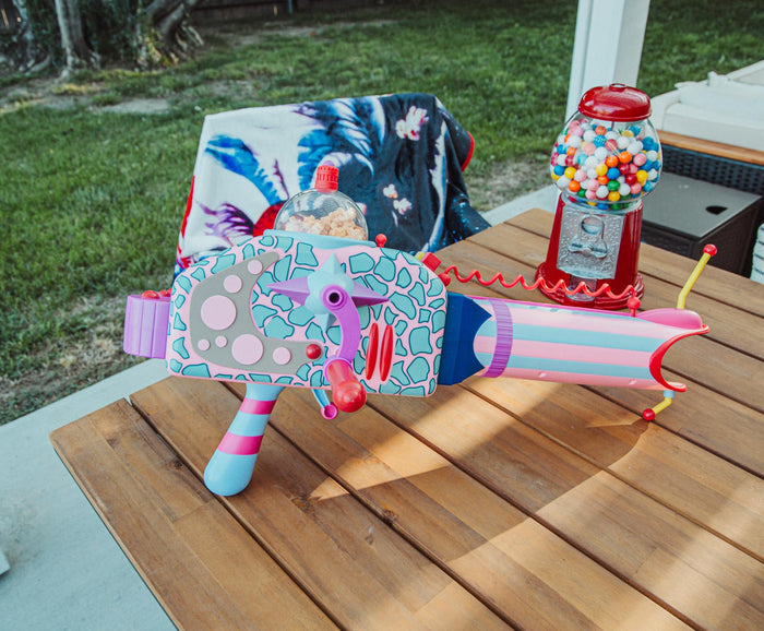Syndicate Collectibles -  Killer Klowns Popcorn Bazooka Electronic Prop Replica