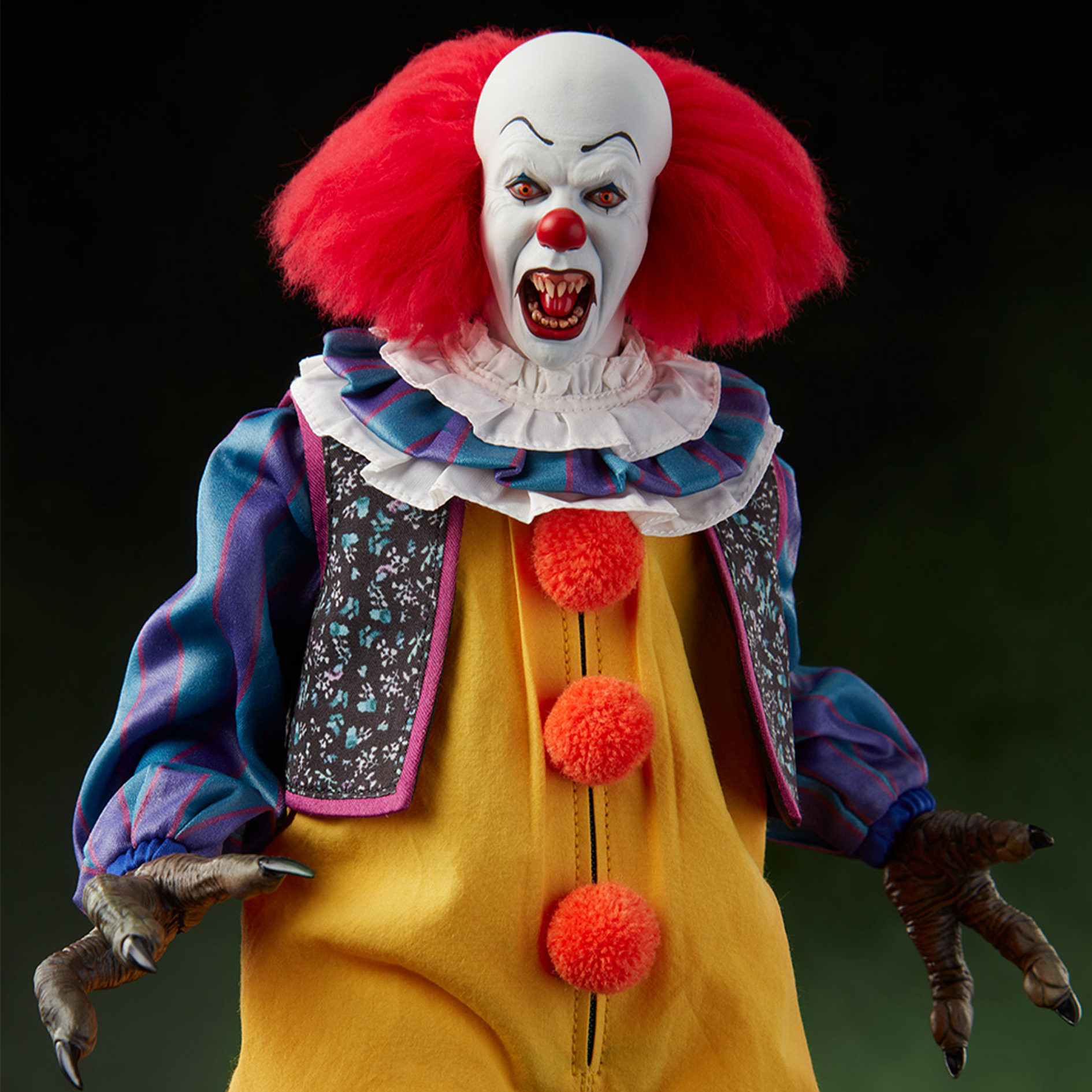 Sideshow Collectibles - IT Pennywise 1/6 Scale Action Figure - PRE ORDER