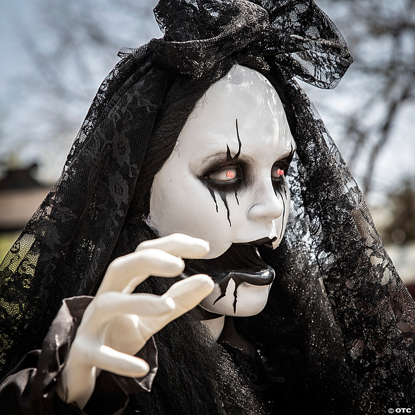 6ft Hanging Jaw Dropping Creepy Halloween Bride