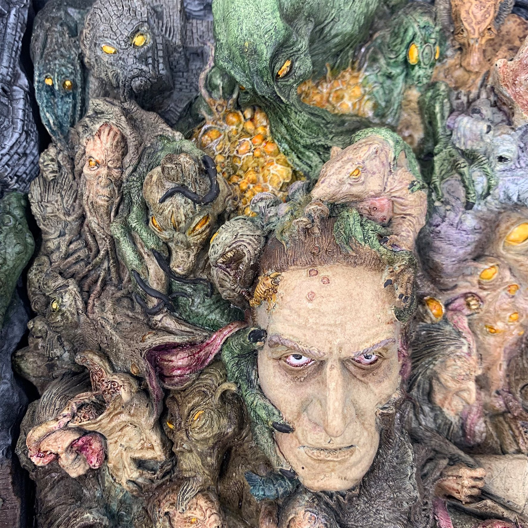Black Heart Models - Necronomicon Statue