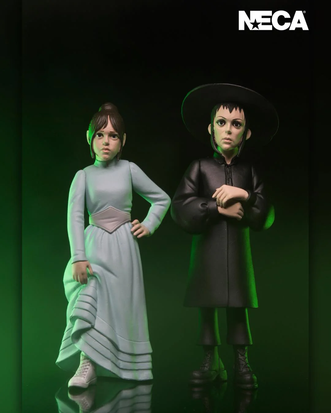 NECA Toony Terrors Lydia and Astrid 6