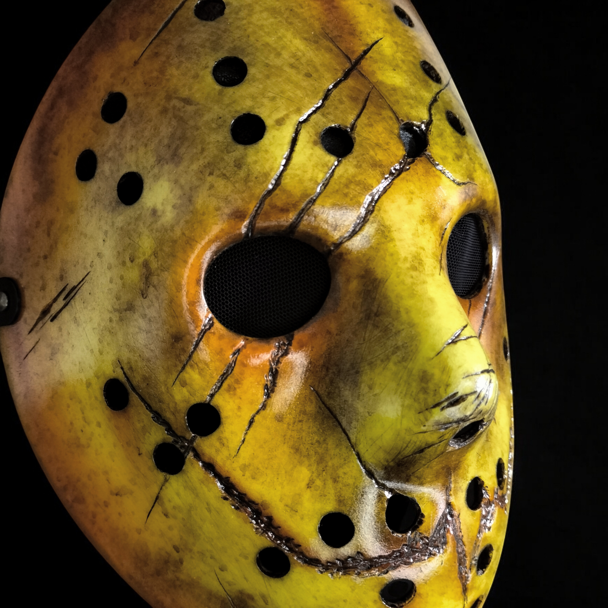 Clawed Resin Mask