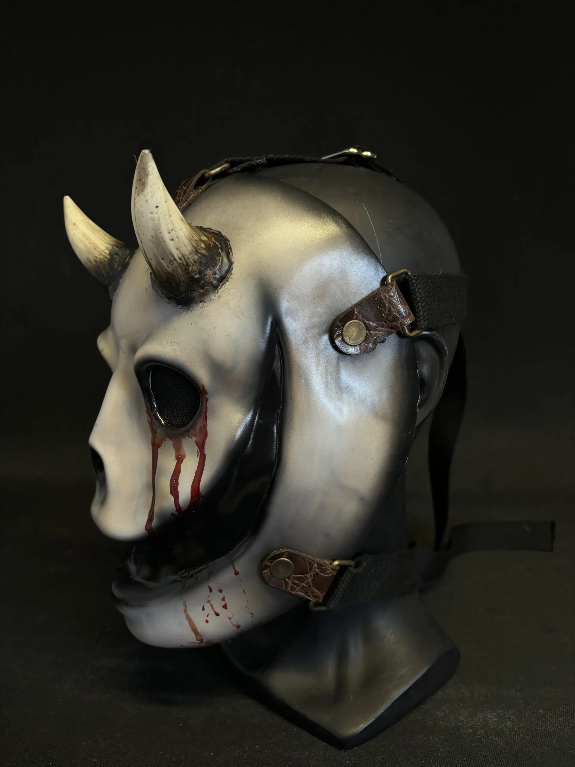 【ラプンツェル様用】REQUIEM / Mask Of Damnation Devil Knocker Mask with Blood Tears | Mad About Horror