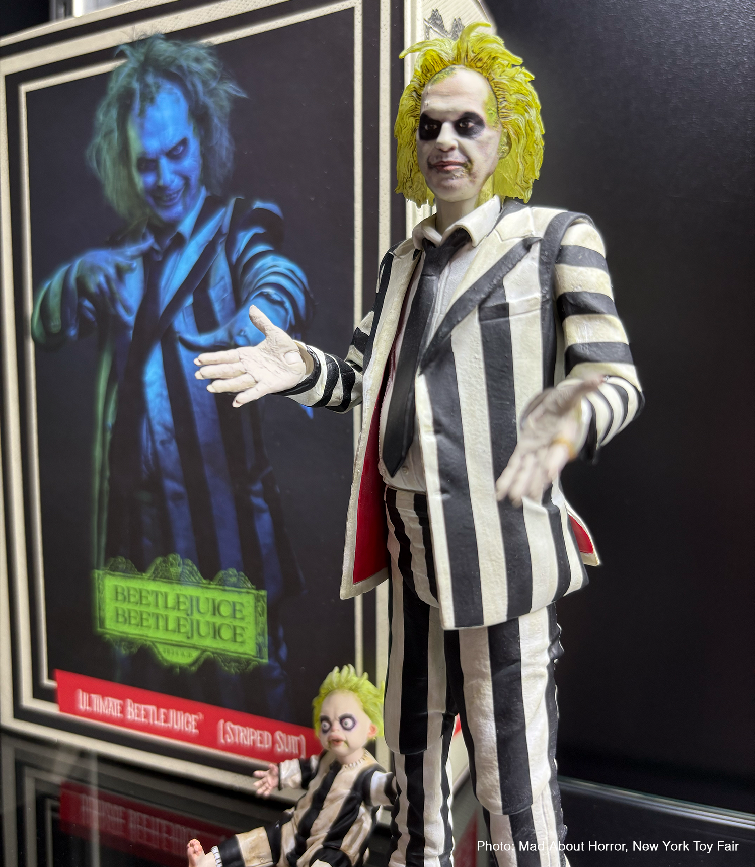 NECA Beetlejuice - Striped Suit Ultimate 7