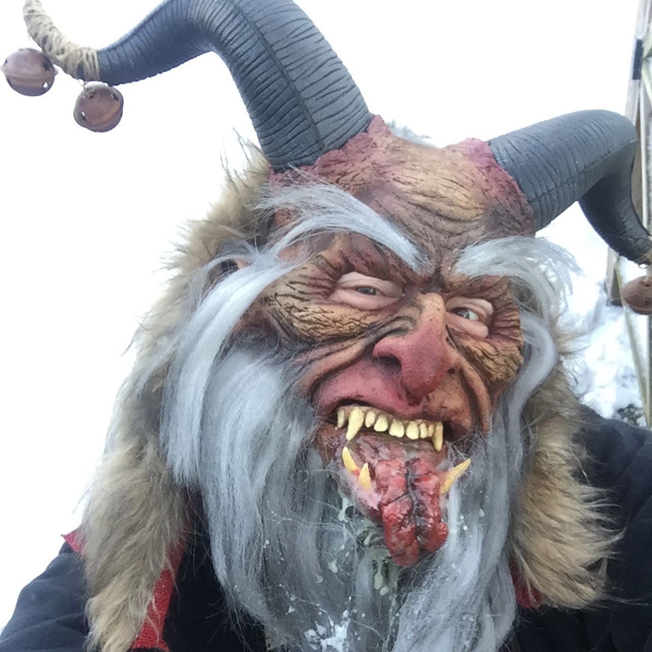 Krampus Maske mit Kapuze