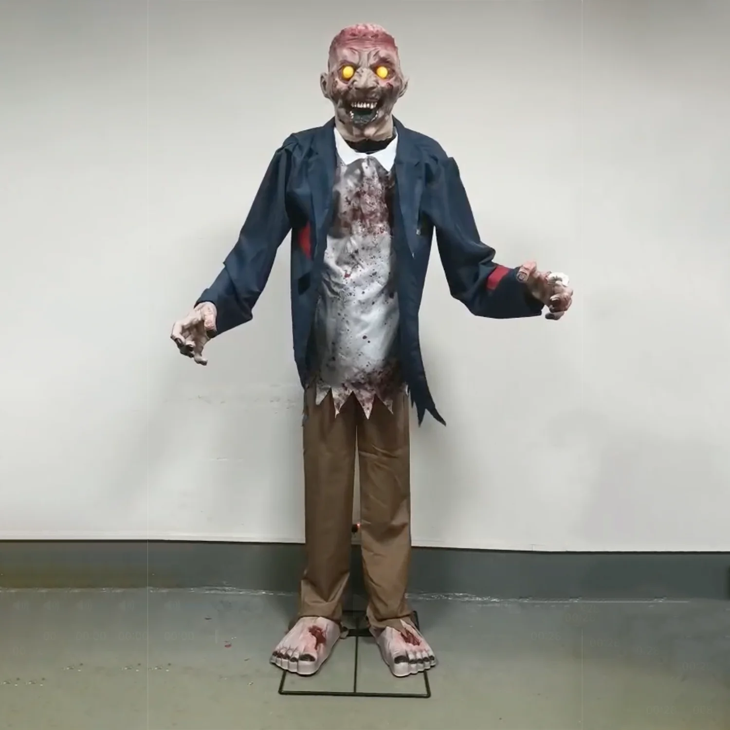 Lunging Zombie Brains Animated Halloween Prop