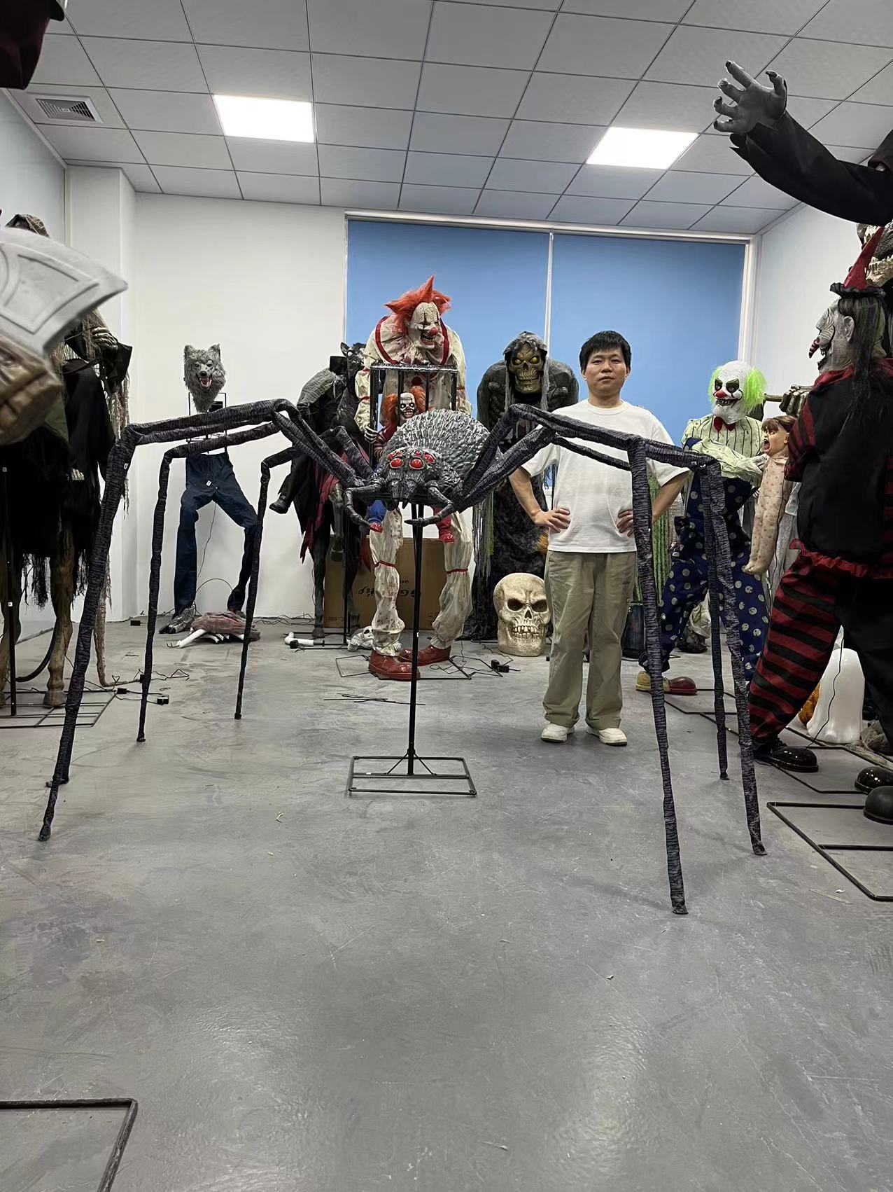 2.5 m GIANT Light Up Spider with Sound Halloween Prop