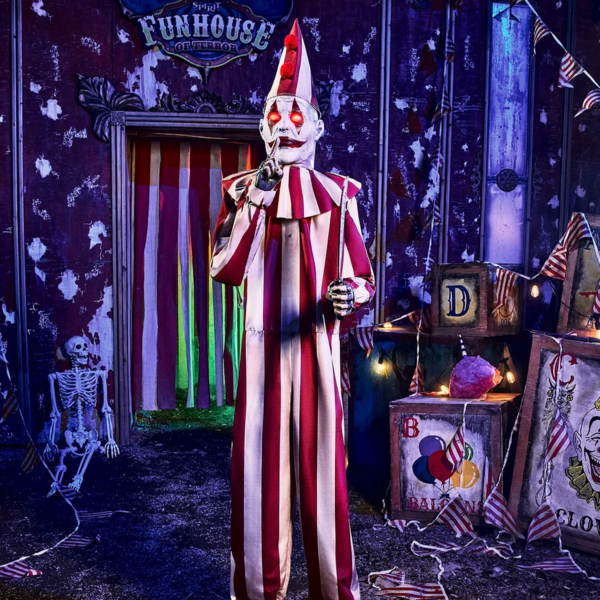 6.9ft Silent & Deadly Clown Animatronic (Spirit Halloween)