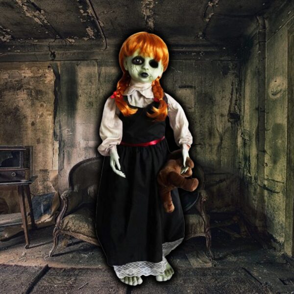 Carrie l'effrayante avec l'ourson Animatronic