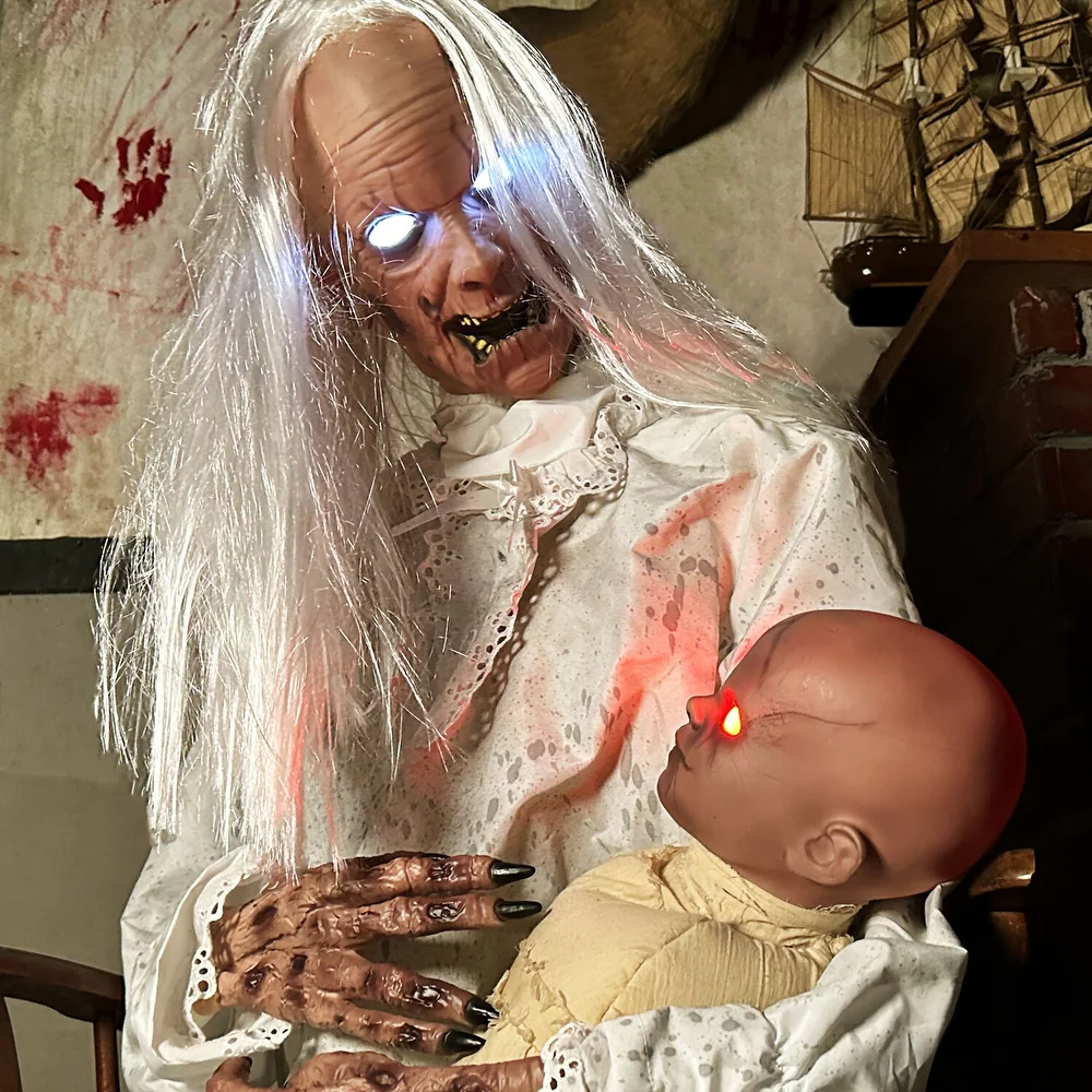 Gravely Granny Prop Animé