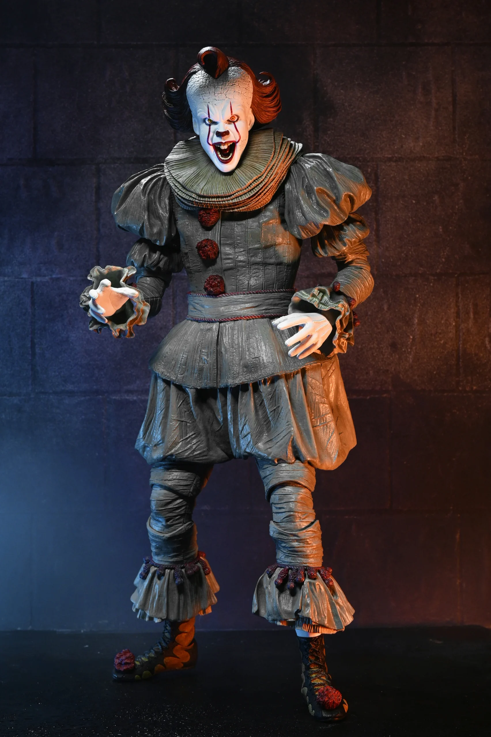 NECA IT: Welcome To Derry - Pennywise 1/4 Scale Figure