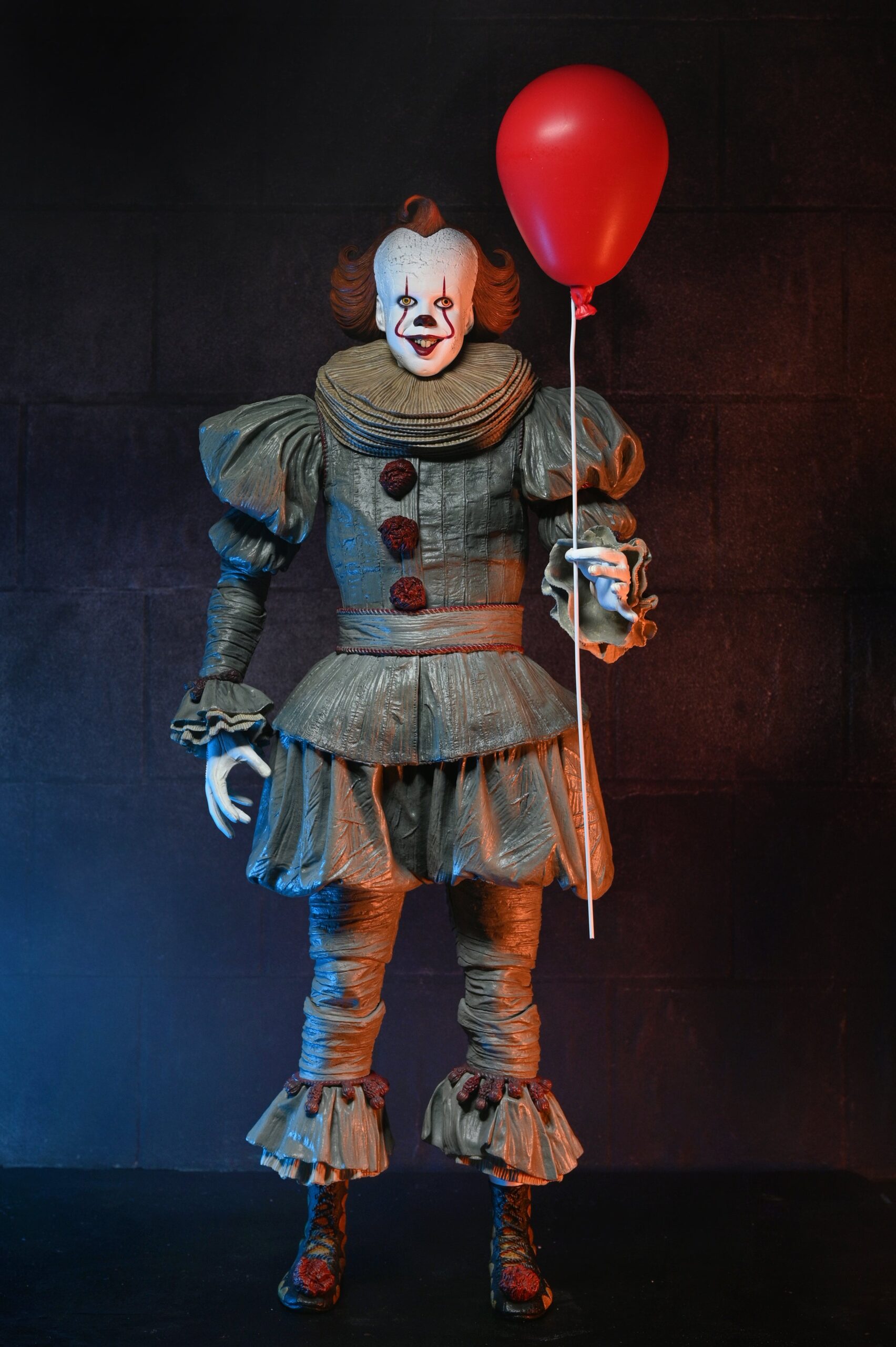 NECA IT: Welcome To Derry - Pennywise 1/4 Scale Figure