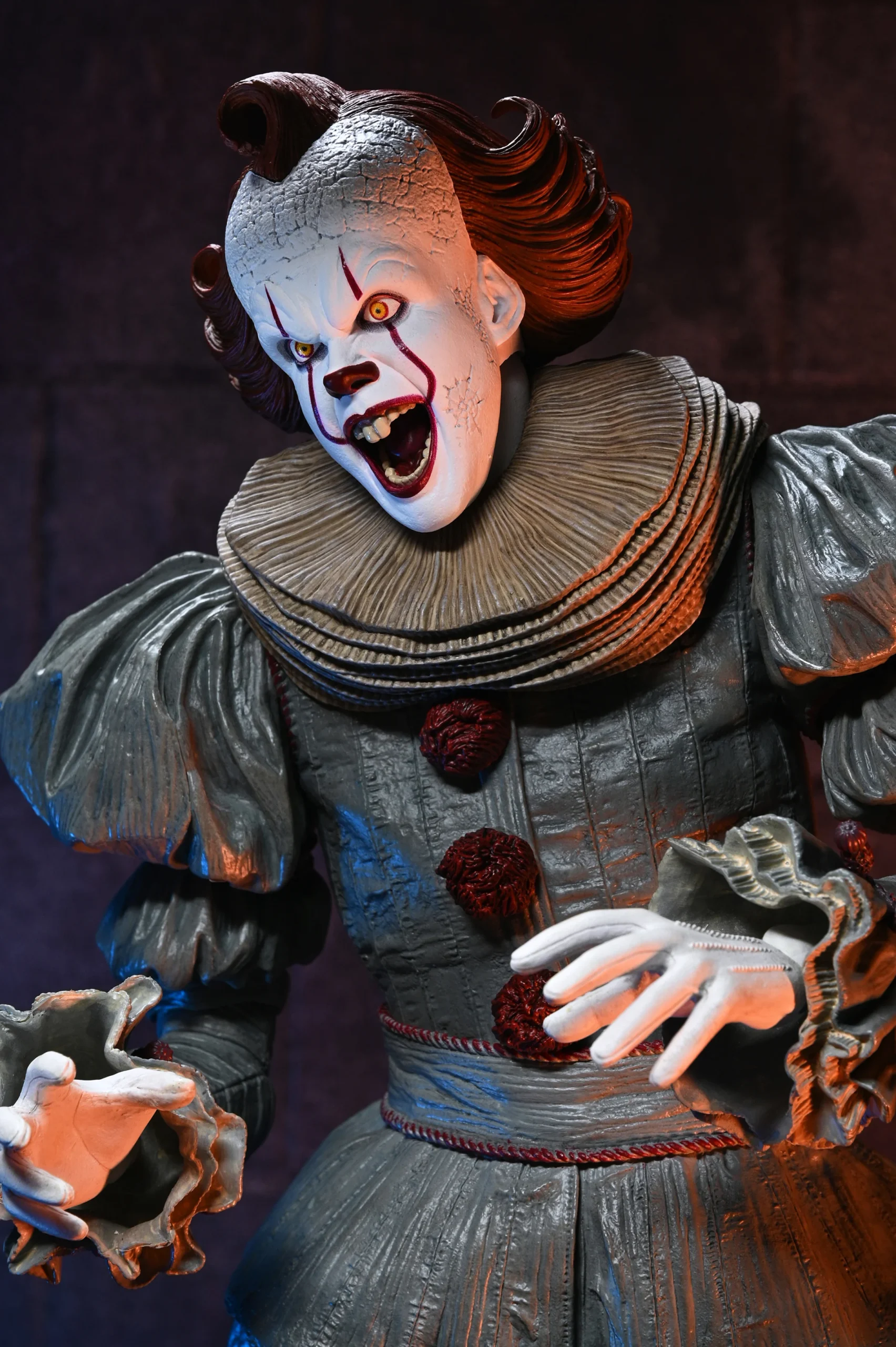 NECA IT: Welcome To Derry - Pennywise 1/4 Scale Figure