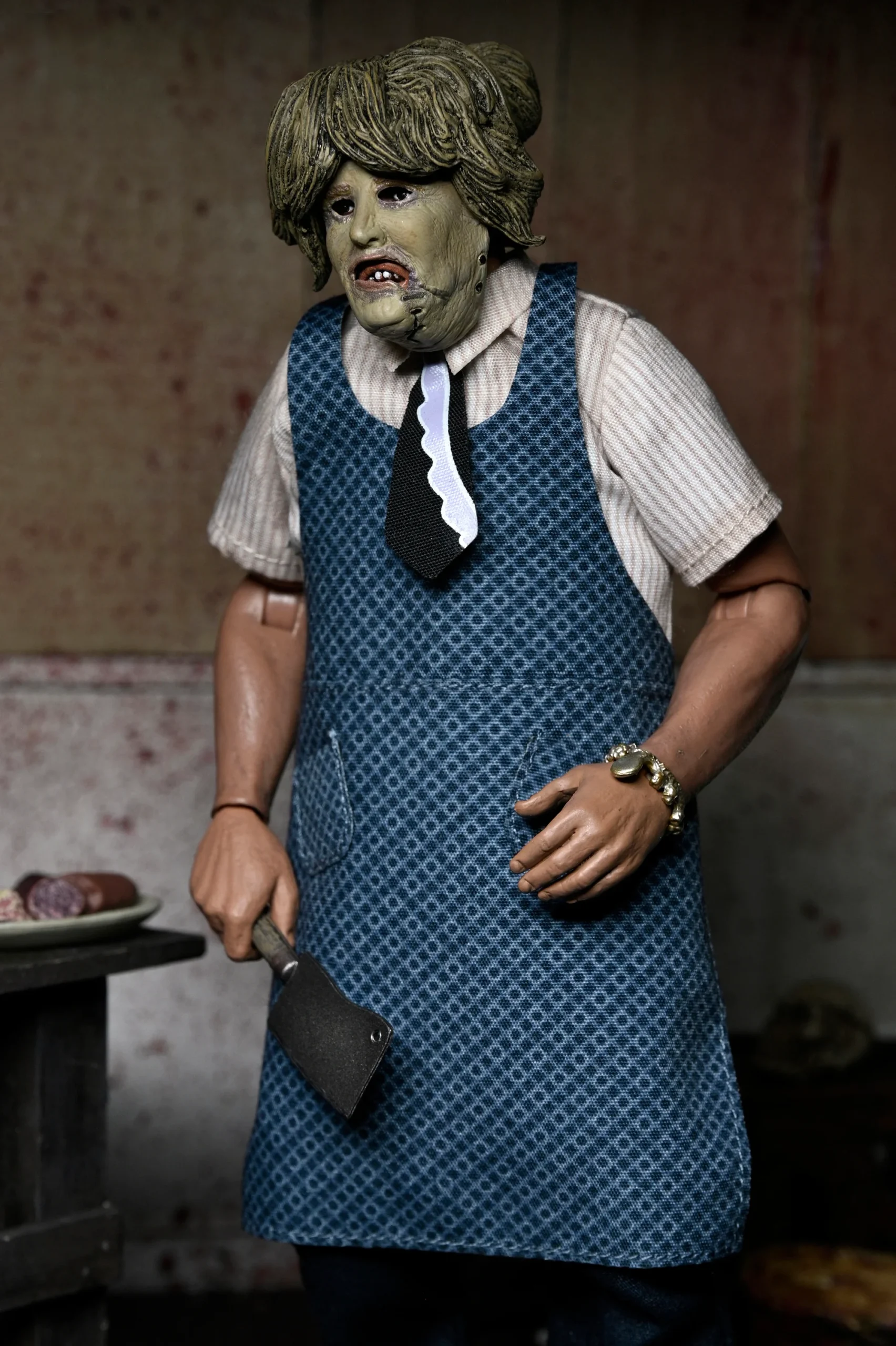 NECA Texas Chainsaw Massacre - Leatherface Old Lady Mask 8