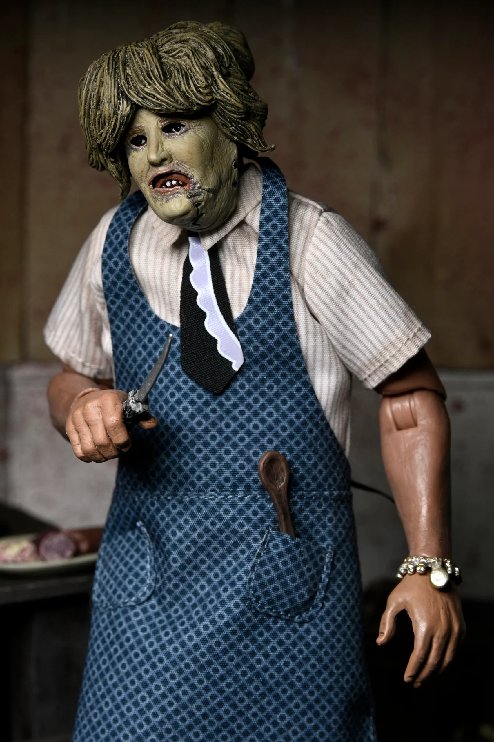 NECA Texas Chainsaw Massacre - Leatherface Old Lady Mask 8