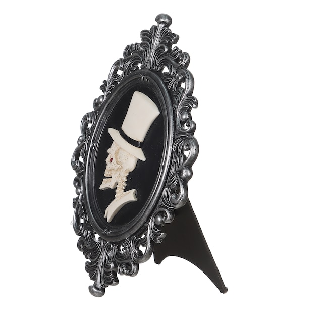 12-in Light Up Skull Picture