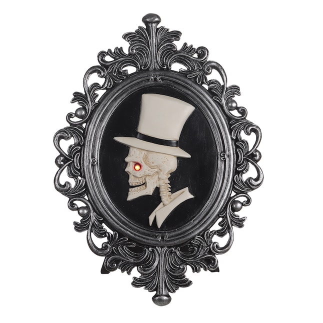 12-in Light Up Skull Picture