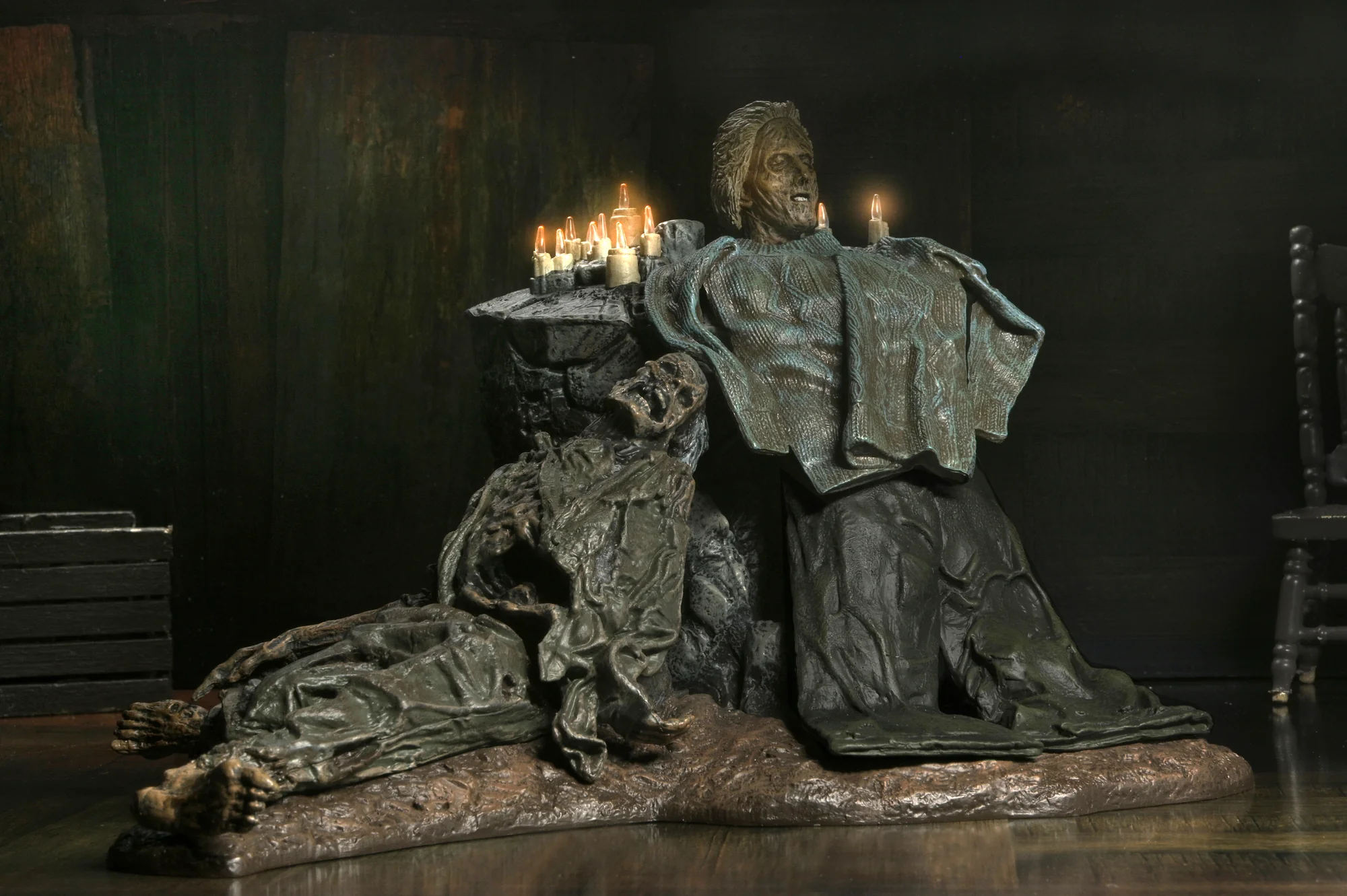 NECA Friday the 13th: The Game - Pamela Voorhees Shrine Diorama