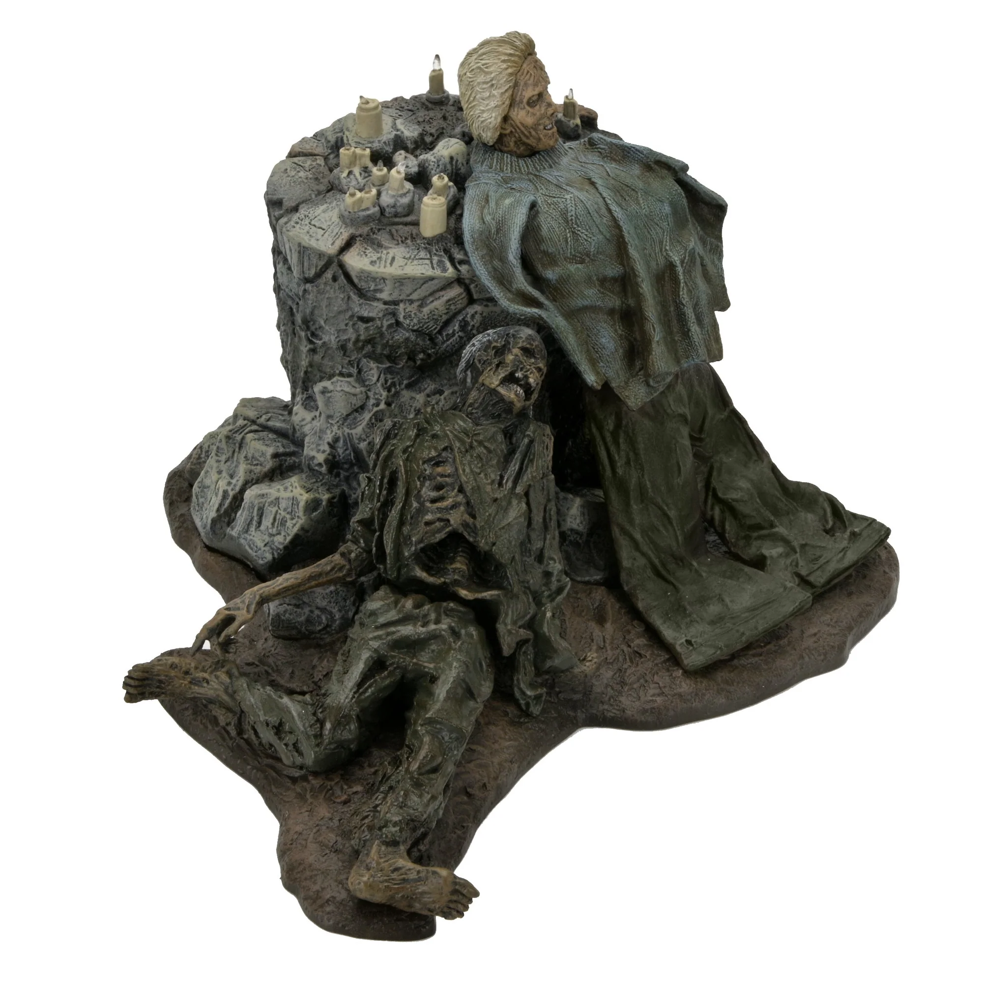 NECA Friday the 13th: The Game - Pamela Voorhees Shrine Diorama