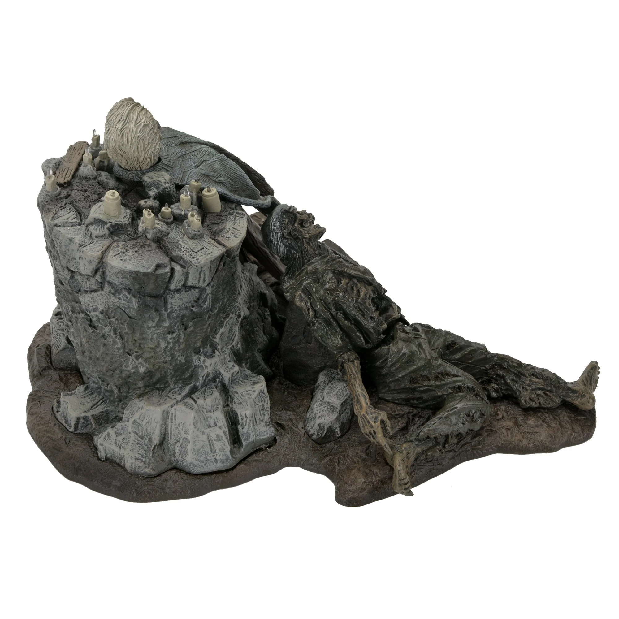 NECA Friday the 13th: The Game - Pamela Voorhees Shrine Diorama