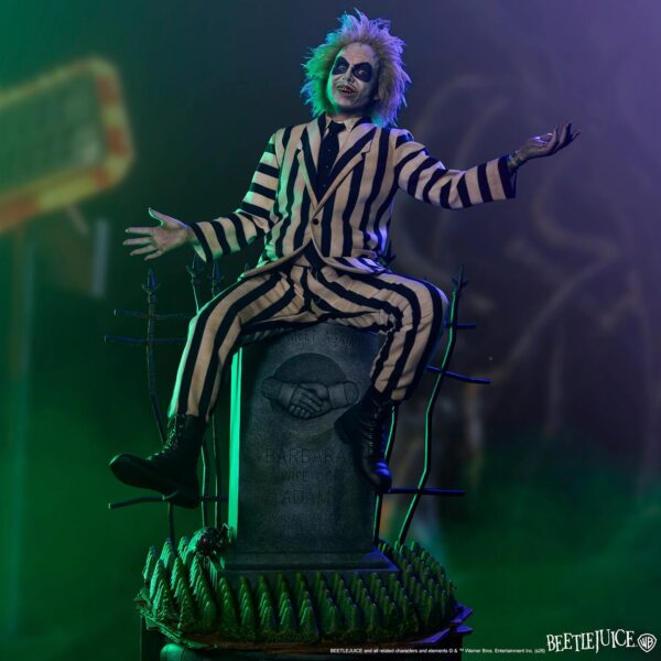 Sideshow Collectibles Beetlejuice - Premium Format 1/4 Scale Statue