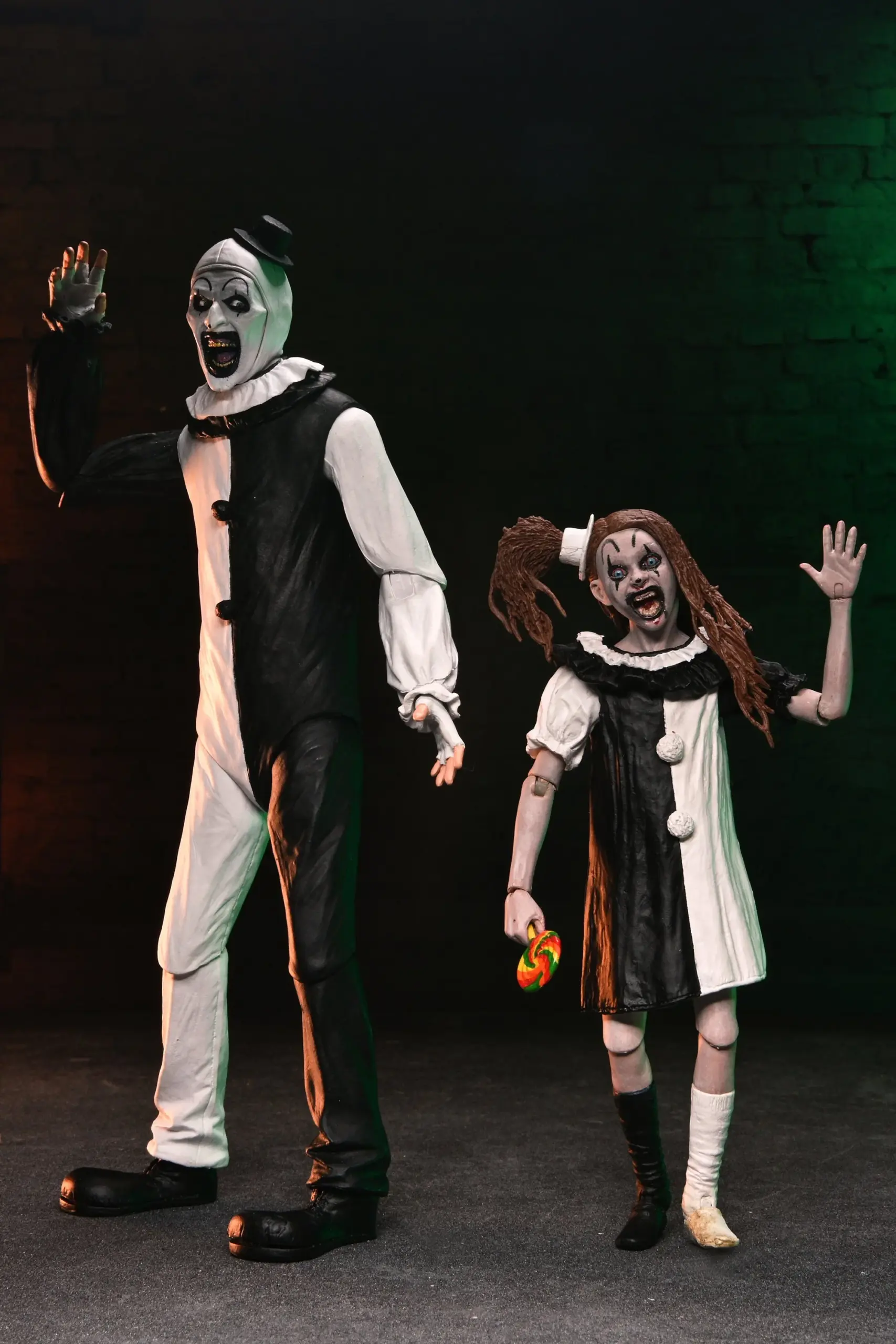 NECA Terrifier 2 - Art the Clown and Little Pale Girl Ultimate 7