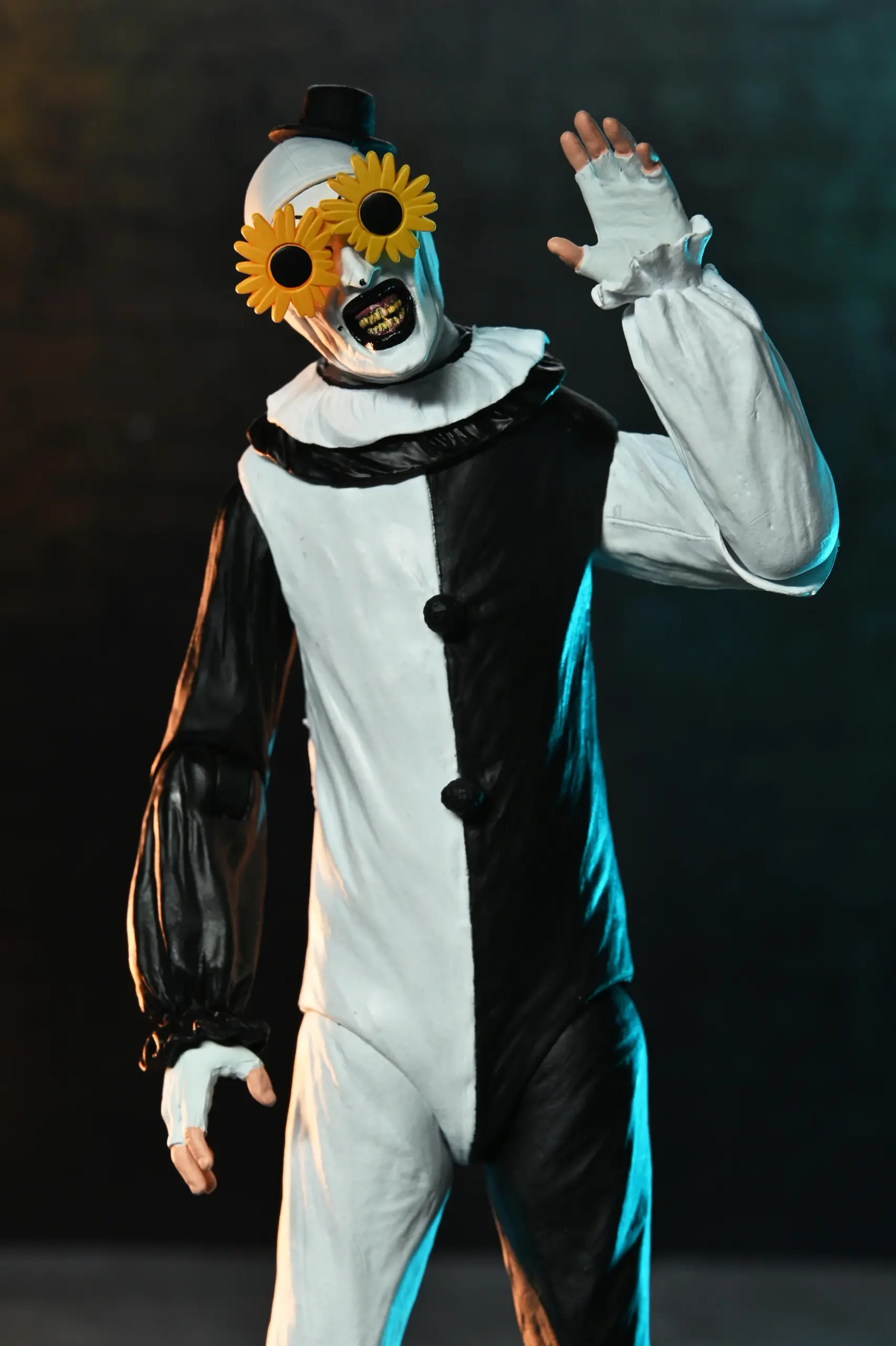 NECA Terrifier 2 - Art the Clown and Little Pale Girl Ultimate 7