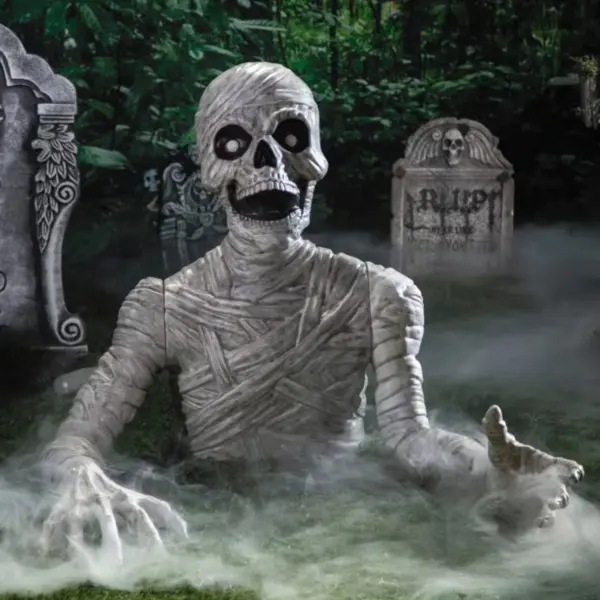 Ein Foto einer mumifizierten Skelett-Halloween-Dekoration.