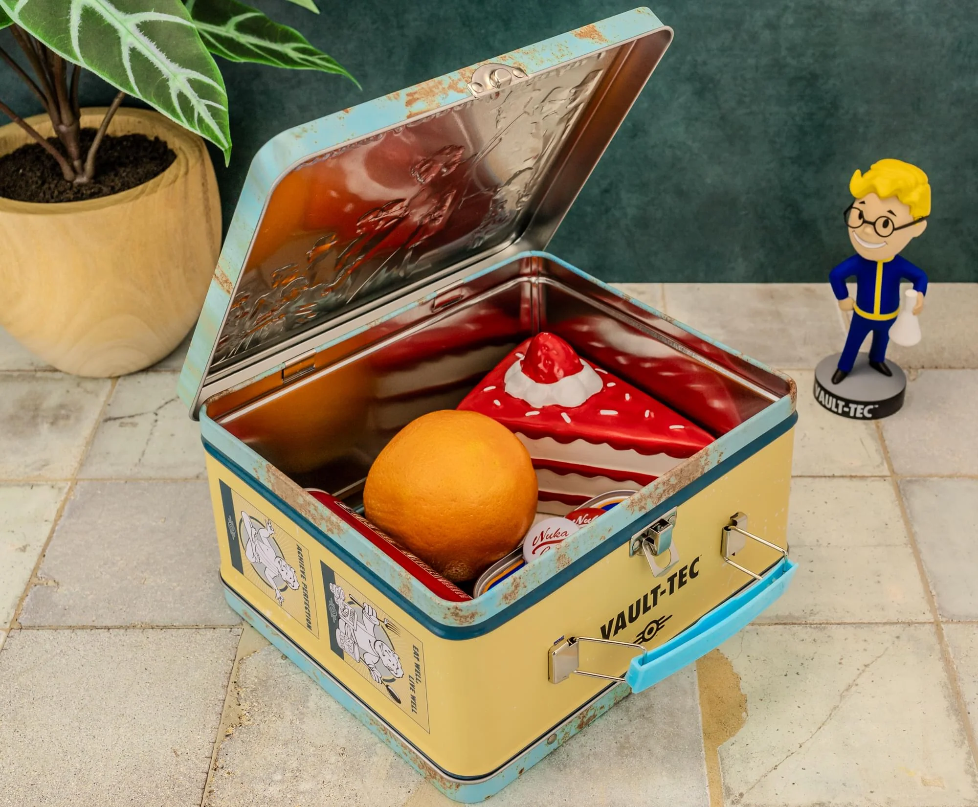 Fallout - Vault-Tec Prepare for Future Lunchbox