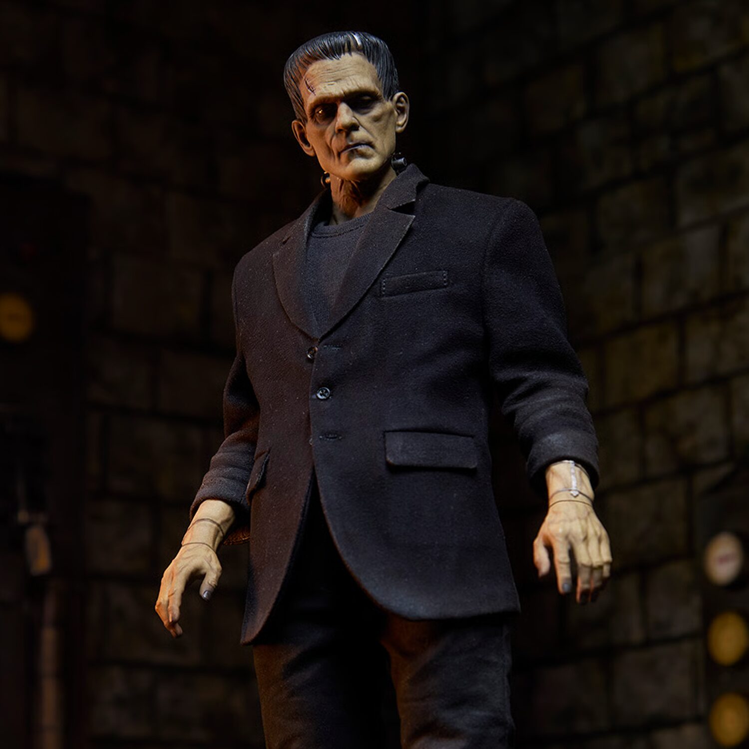 Sideshow Collectibles Frankenstein (1931) - Frankenstein's Monster 1/6 Scale Action Figure