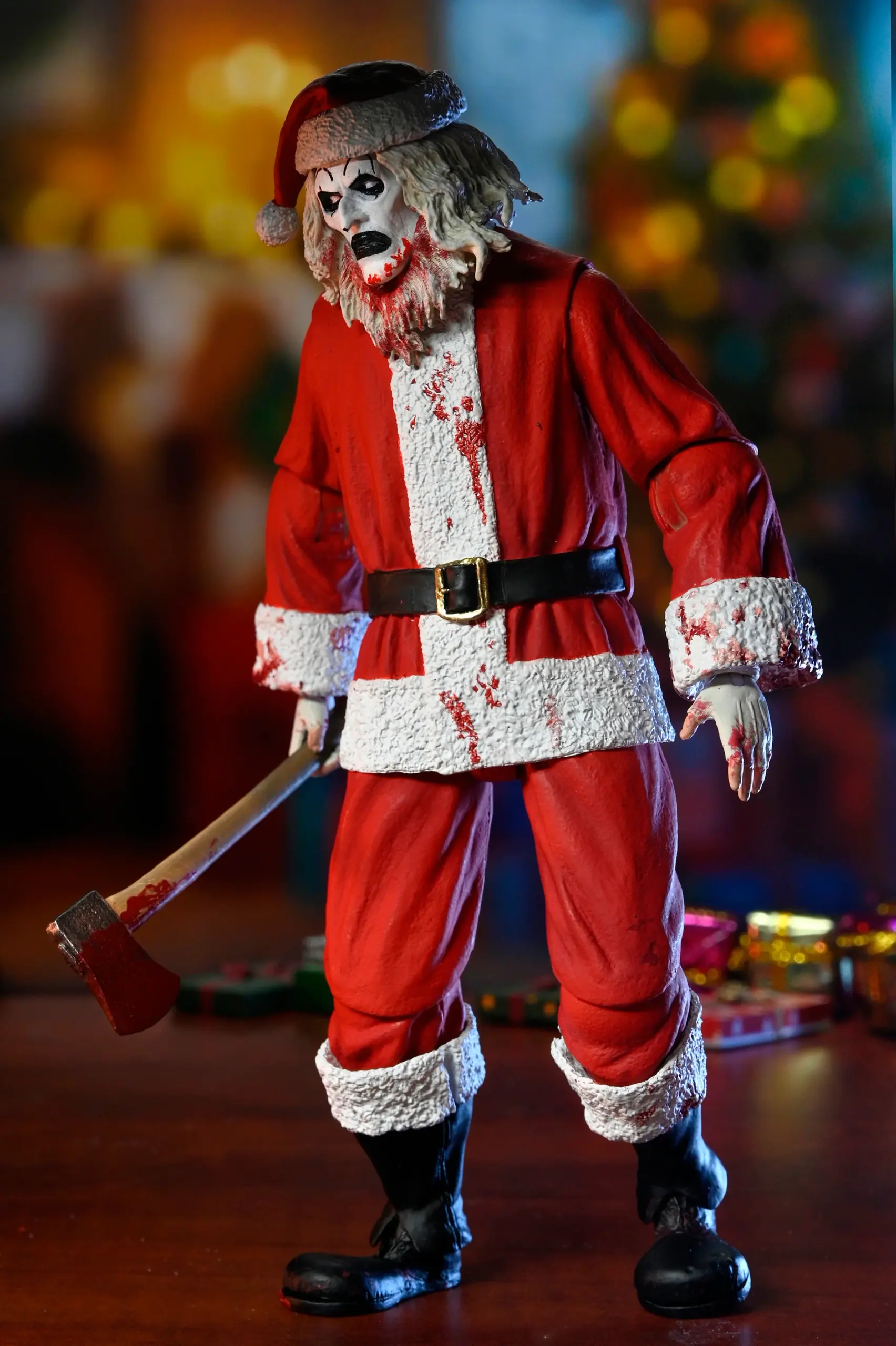 NECA Terrifier 3 - Art le Clown en costume de Père Noël sanglant Ultimate 7
