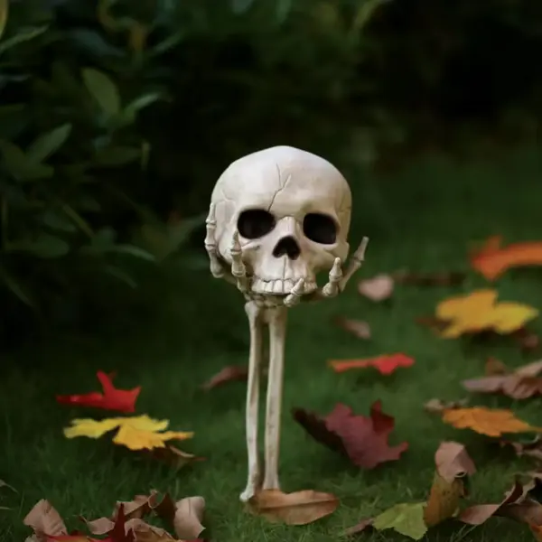Skelettkopf in Hand Gartendeko mit Pfahl Halloween Dekoration