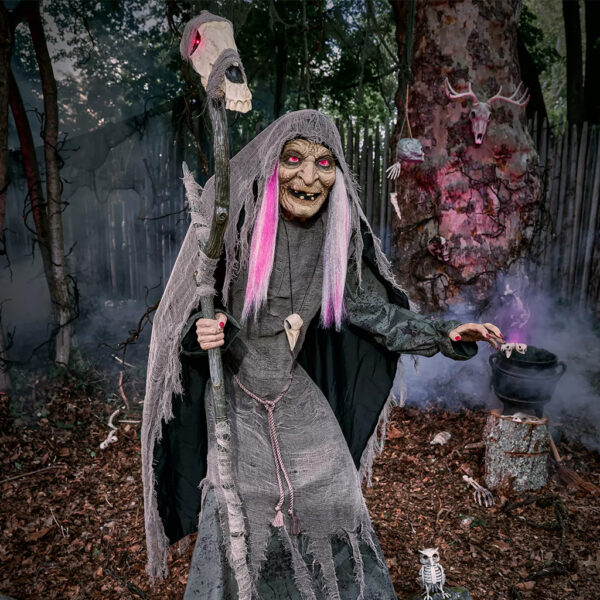 Marionnette animatronique de sorcière Willow de Spirit Halloween