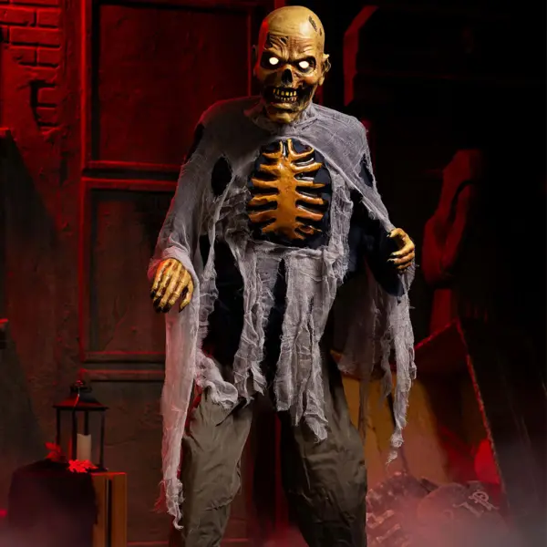 Stampfender Zombie als animierte Halloween-Requisite