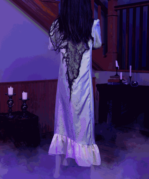 Animatronique d'Halloween Emily Exorcisme de 5,5 pieds