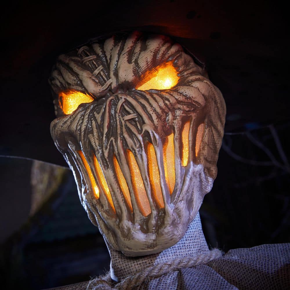 6.5ft Stalking Scarecrow Animatronic