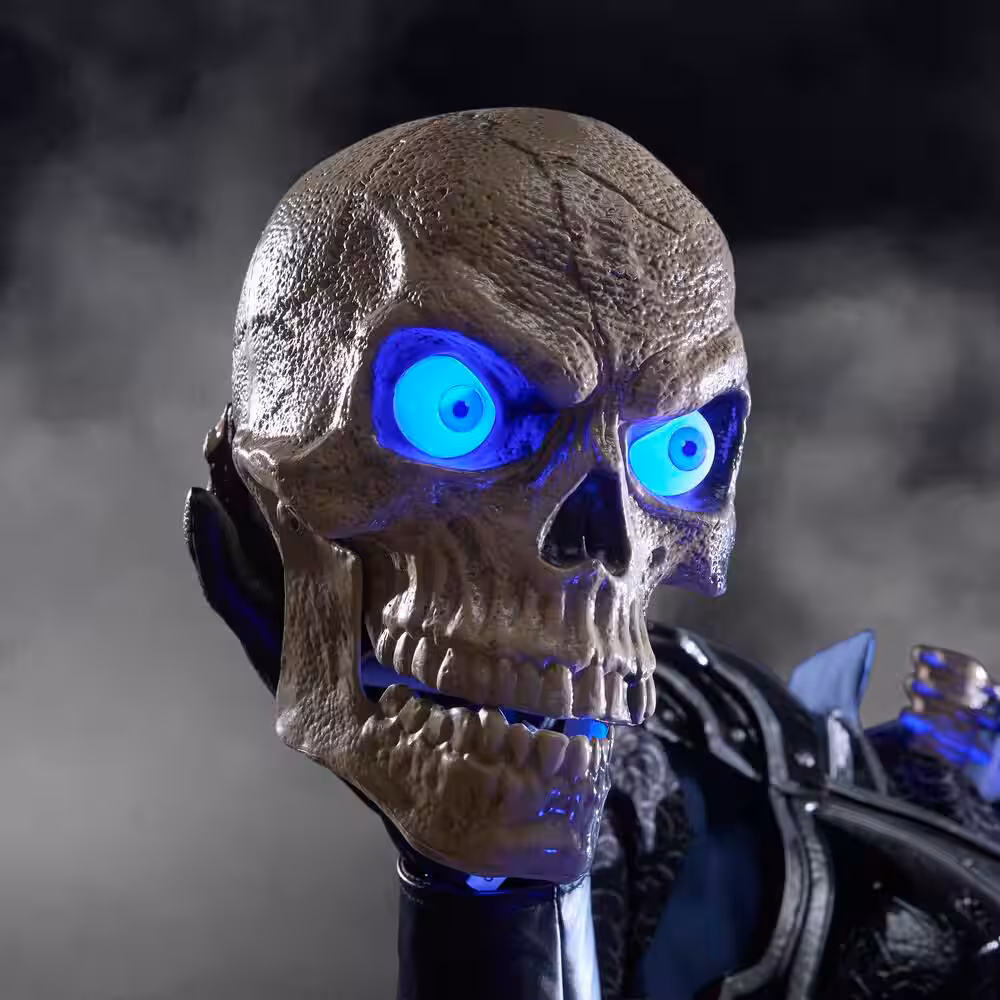 8.5ft Giant Knight Frostbane Halloween Animatronic