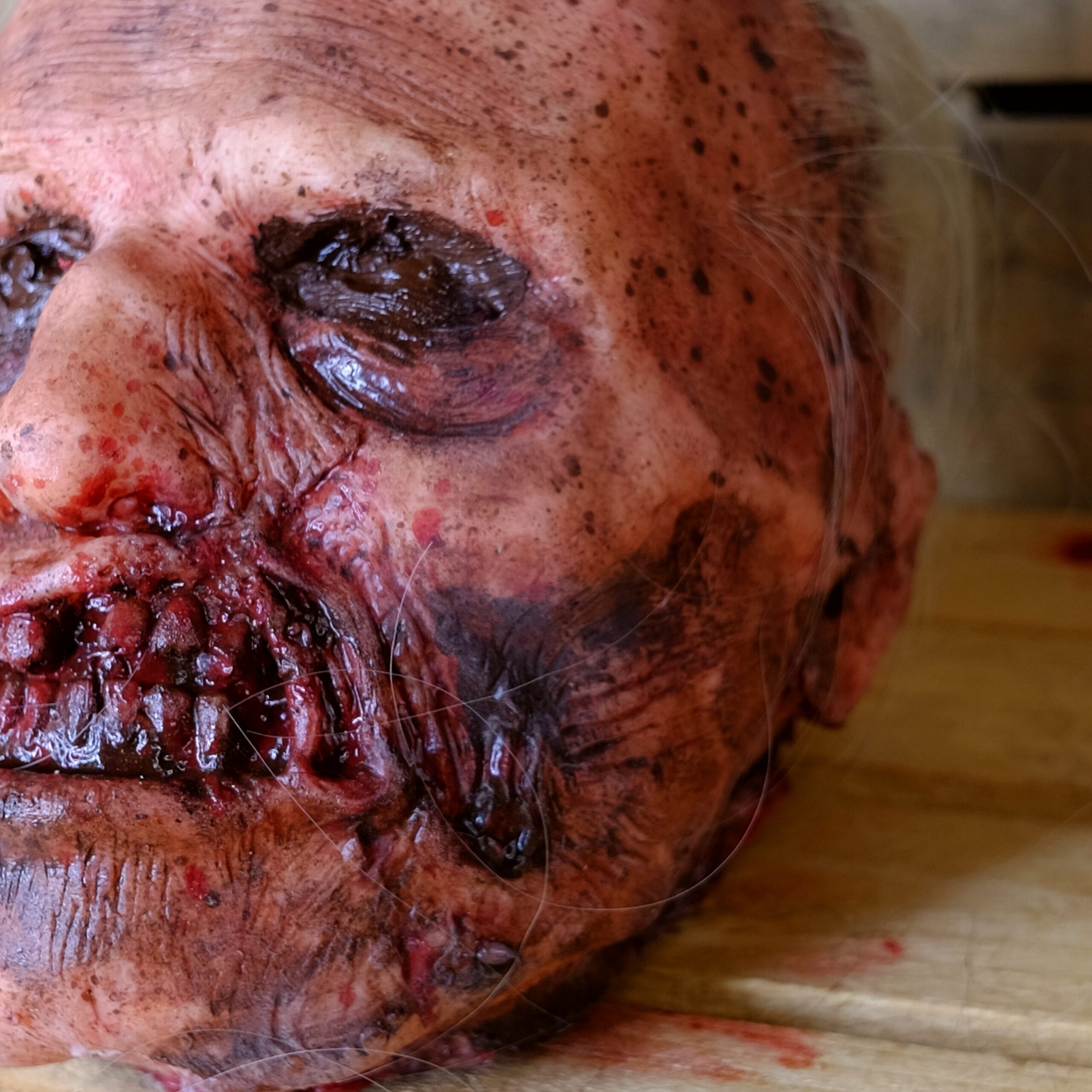 Realistic Severed Zombie Head - Grinz